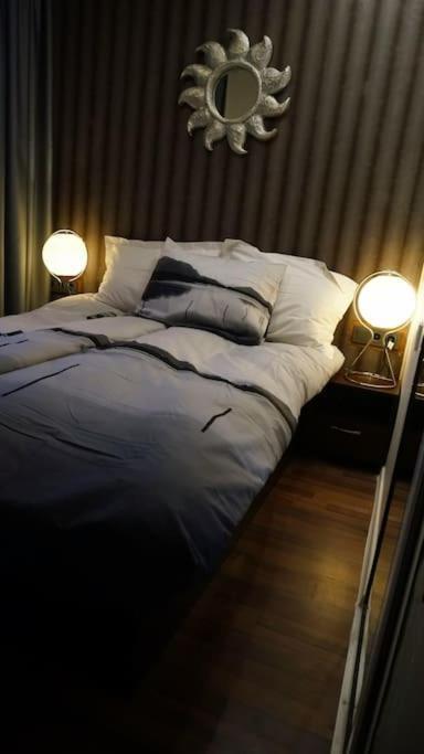 Sofia Zen - On Metro, Ultra Fast Wi-Fi Apartamento Exterior foto