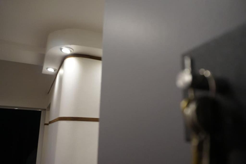 Sofia Zen - On Metro, Ultra Fast Wi-Fi Apartamento Exterior foto